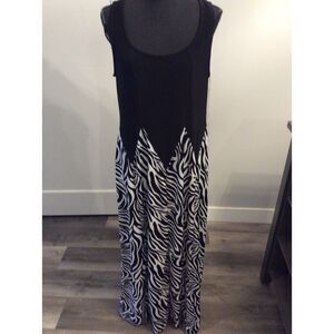 JFW Just For Wraps Plus size 2X Maxi Black White Dress